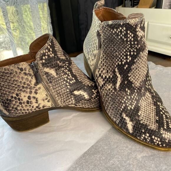 Lucky Brand Snakeskin Booties Size 7 Slither Print Ankle Boots - Picture 3 of 4